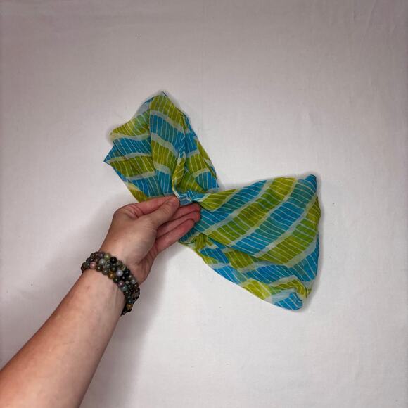 Lot of 4 Vintage Silk Infinity Scarves Neckerchiefs Novelty Print Wounded Bird - Picture 6 of 12